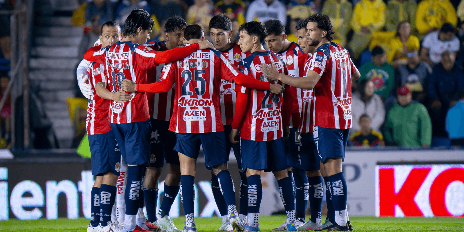 Jugadores previo a partido. Foto: Chivas