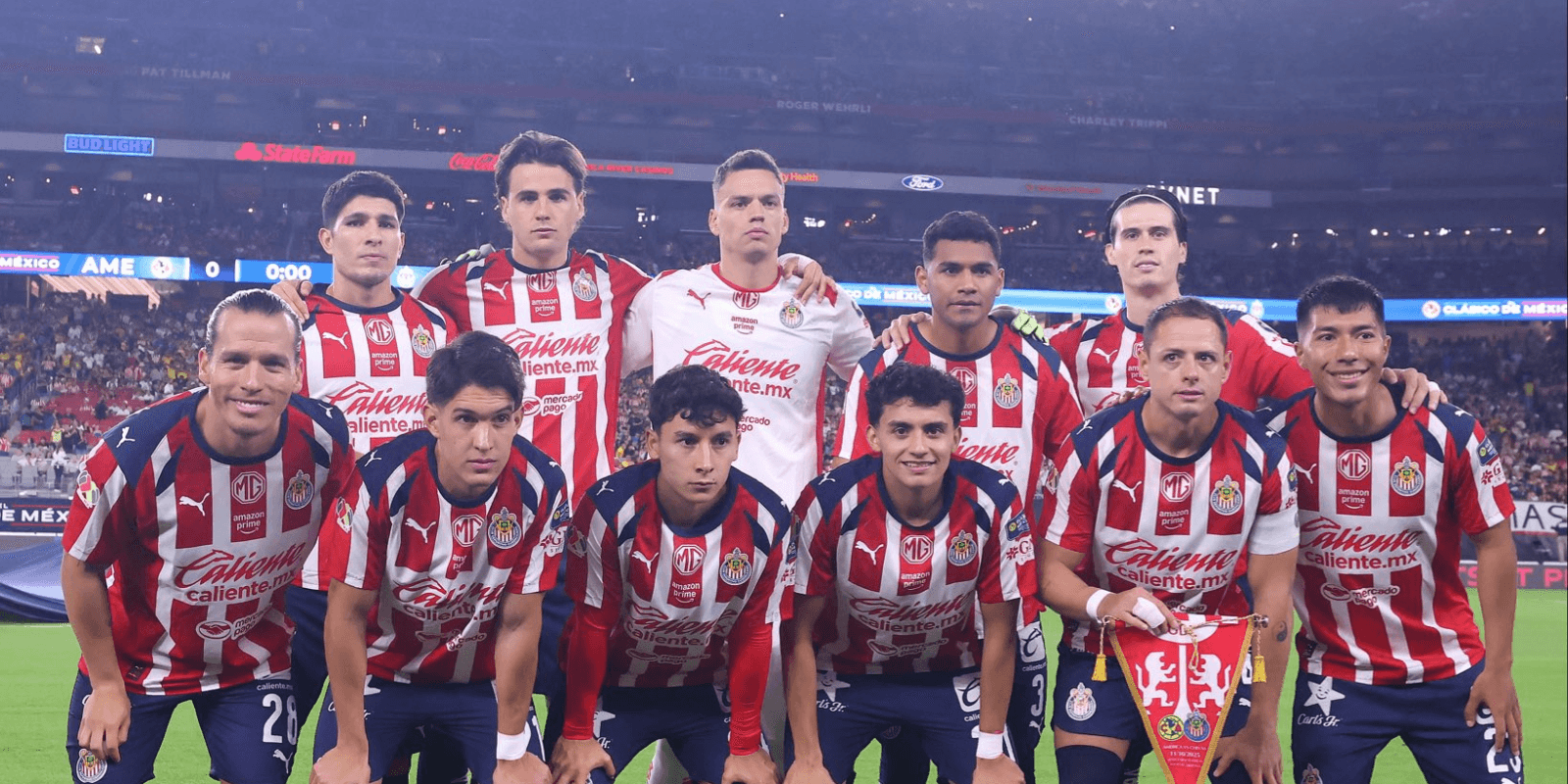 Jugadores previo a partido. Foto: Chivas