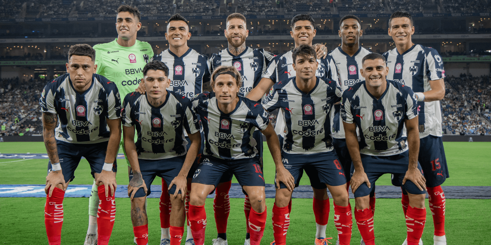 Jugadores previo a partido. Foto: Rayados