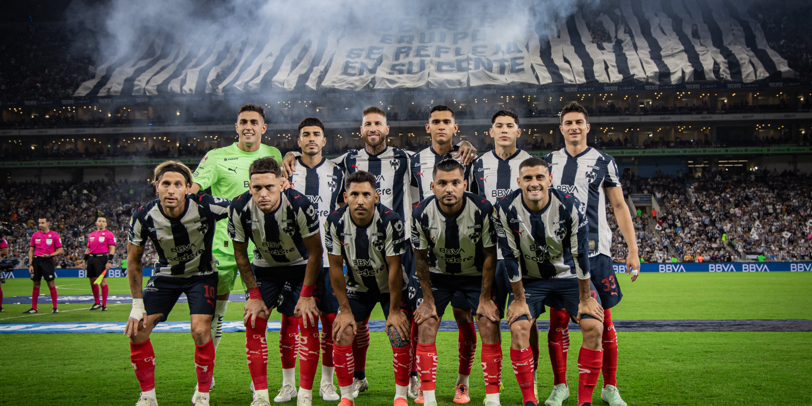 Jugadores previo a partido. Foto: Rayados