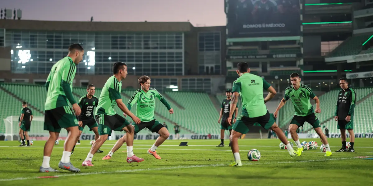 Jugadores previo a partido. Foto: Selección Mex
