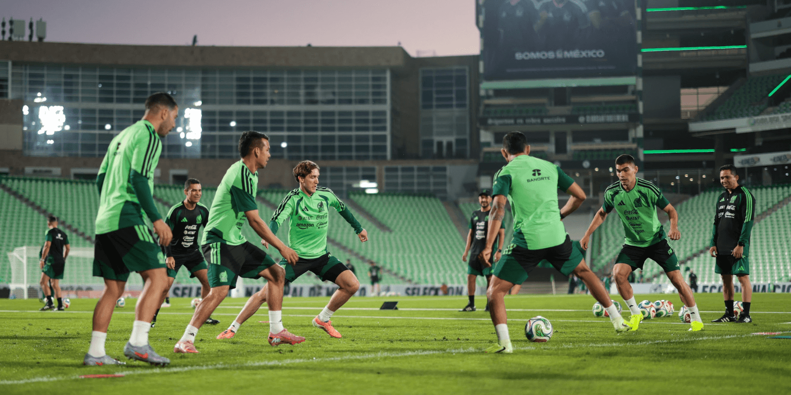 Jugadores previo a partido. Foto: Selección Mex