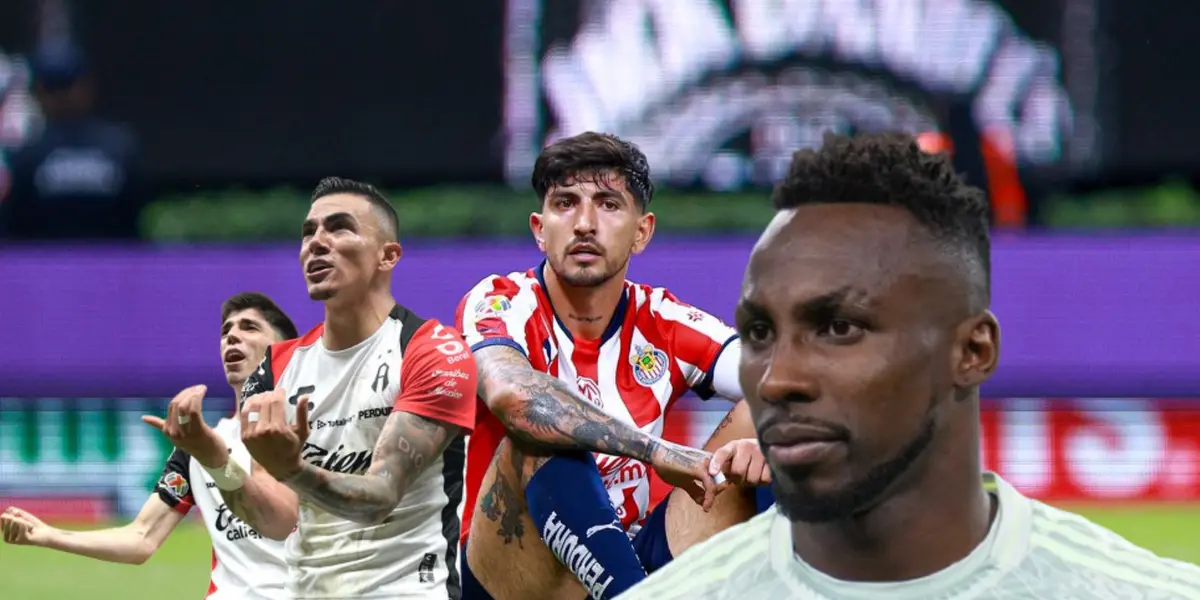 Julián Quiñones, jugadores del Atlas y Víctor Guzmán en el fondo/Foto W Deportes.
