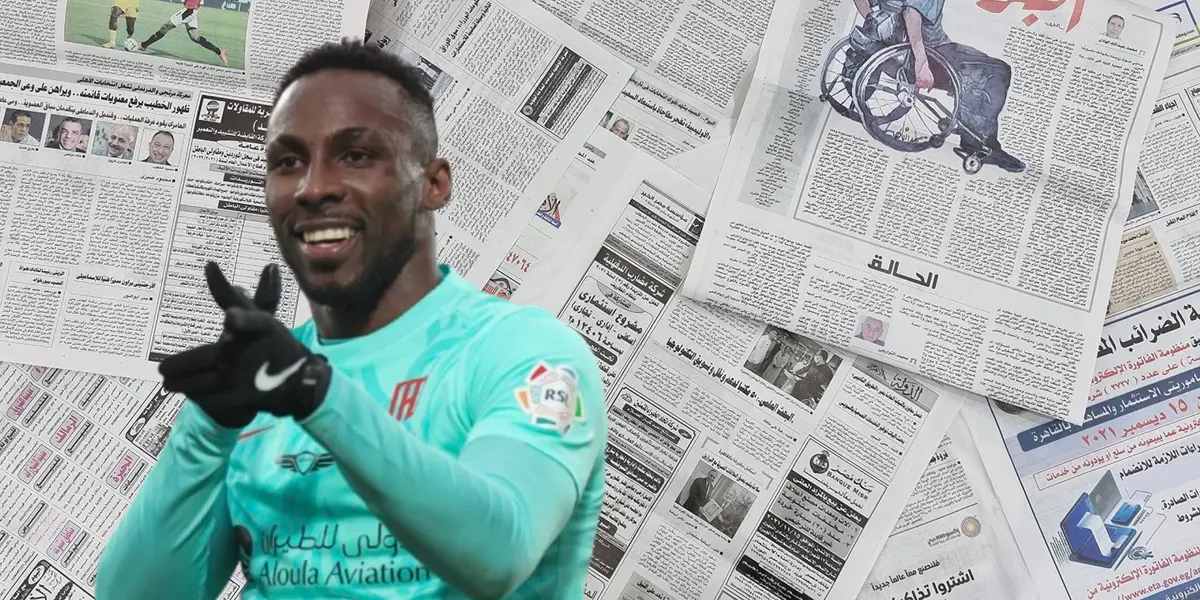 Julián Quiñones junto a diarios árabes / FOTO X