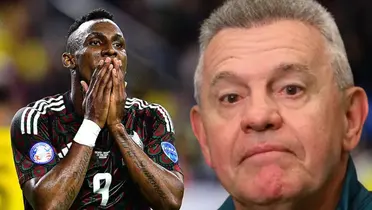 Julián Quiñones junto a Javier Aguirre / FOTO RÉCORD