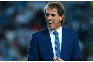 La lista para elegir al técnico de la selección mexicana sigue abierta. Uno de sus principales candidatos, Guillermo Almada, no baja la mano.