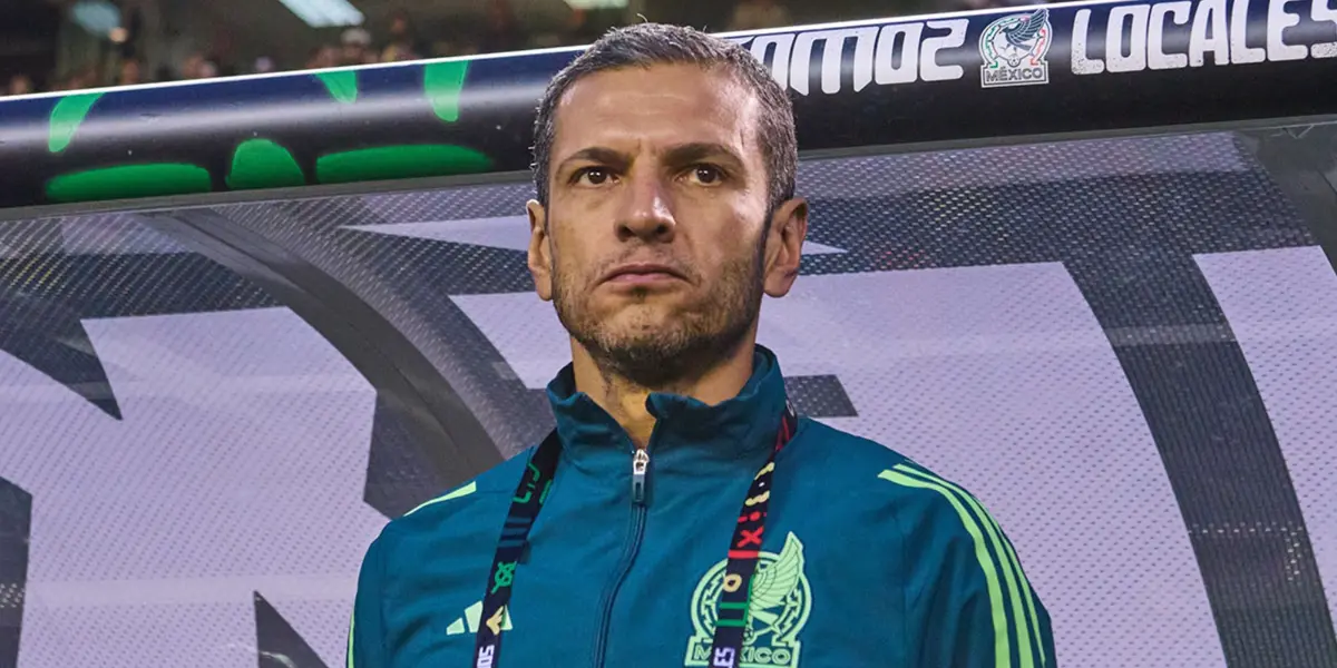 Lozano en partido como DT del Tri. Foto: TV Azteca