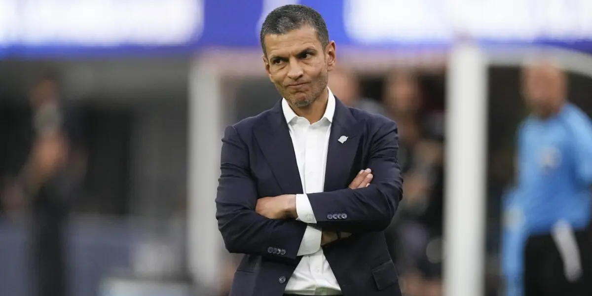 Lozano en partido con el Tri. Foto: Los Angeles Times