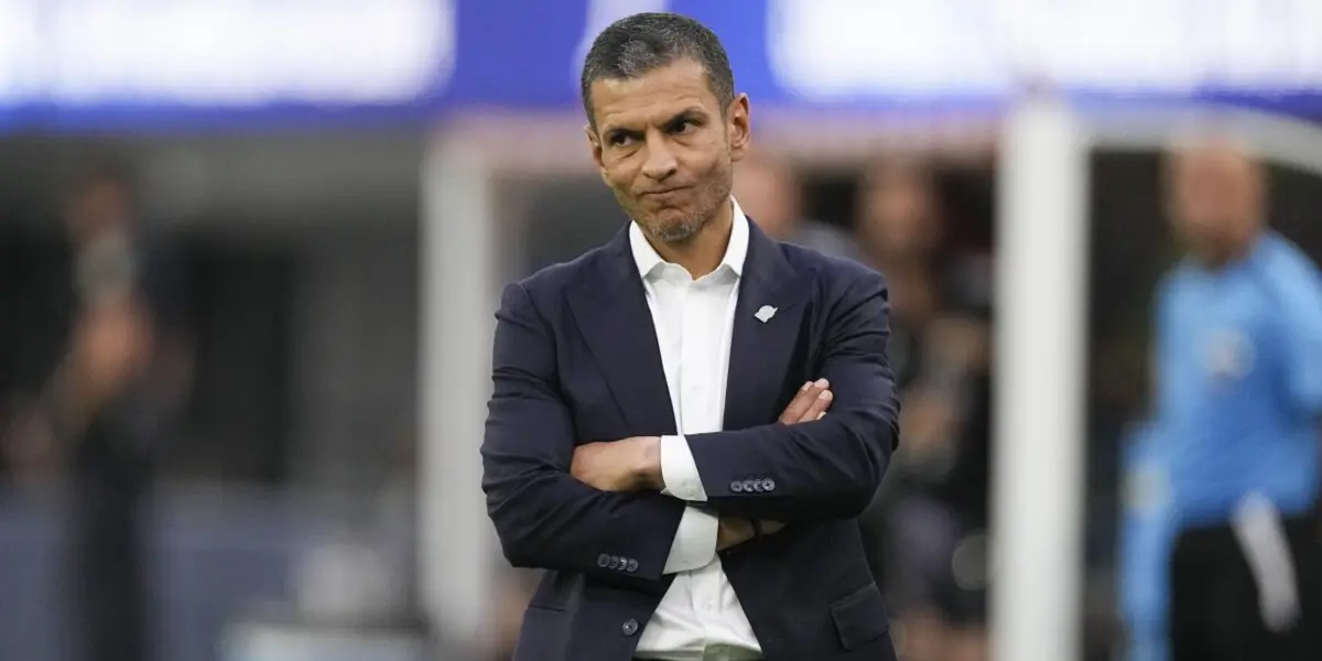 Lozano en partido con México. Foto: LA Times