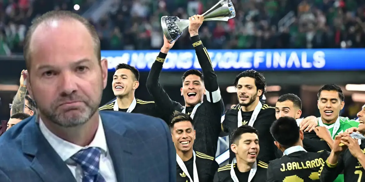 Luis García junto a jugadores del Tri / FOTO SOY FÚTBOL