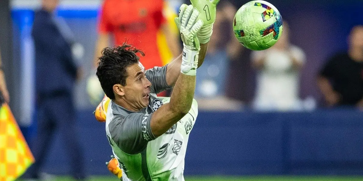 Luis Malagón le podría ganar la lucha por la titularidad a Óscar Jiménez en el América.
