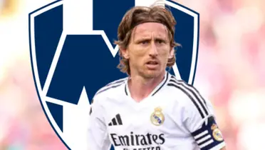 Luka Modric junto al escudo de Rayados / FOTO GETTY IMAGES