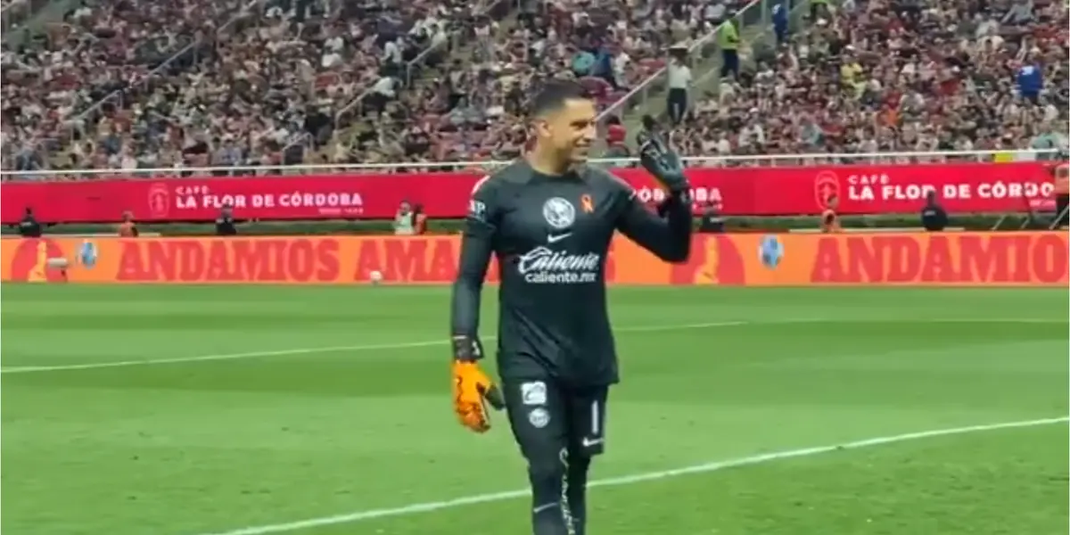 Malagón riéndose por las monedas lanzadas, captura de pantalla de TUDN