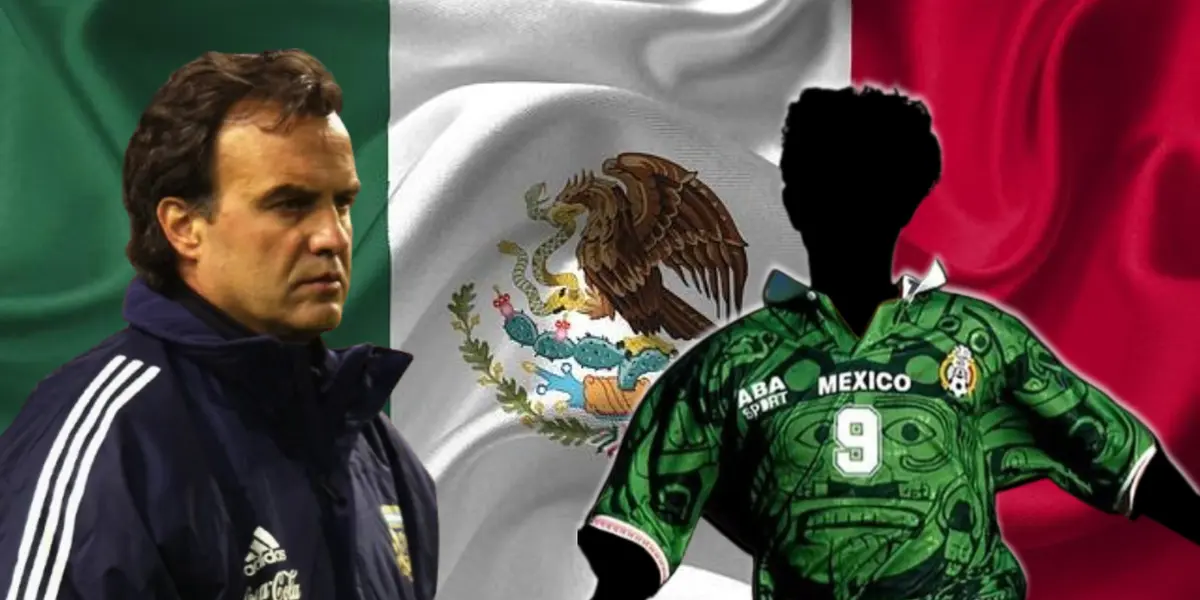 Marcelo Bielsa junto a futbolista incógnito del Tri / FOTO THE COACHES VOICE