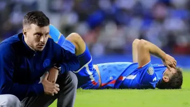 Martin Anselmi y jugador del Cruz Azul Foto: Récord