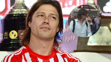 Matías Almeyda en aeropuerto mexicano / FOTO X