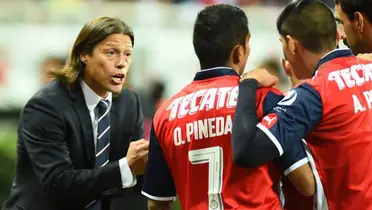Matías Almeyda junto a futbolistas de Chivas / FOTO FUTBOL TOTAL