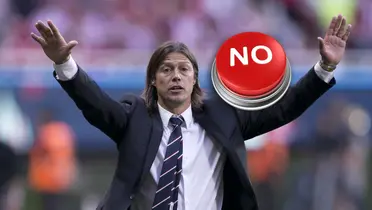Matías Almeyda y botón rojo con la palabra 'no'/Foto TUDN.