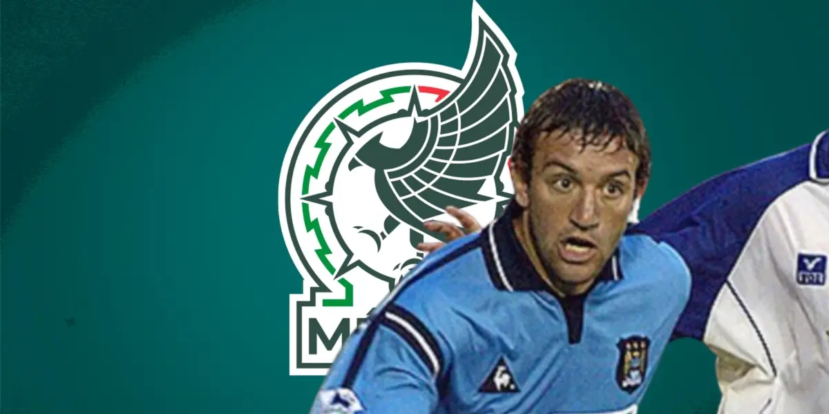 Matías Vuoso junto al escudo del Tri / FOTO RÉCORD