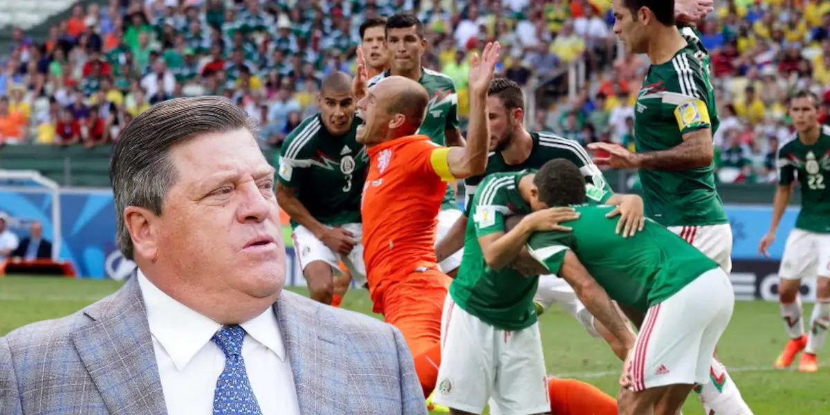 Miguel Herrera, jugadores de Países Bajos y Selección Mexicana/ Foto Dallas Morning News.