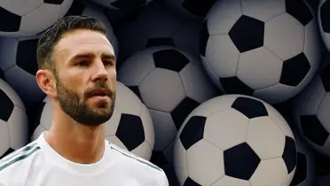 Miguel Layún junto a balones de fútbol / FOTO SOY FÚTBOL