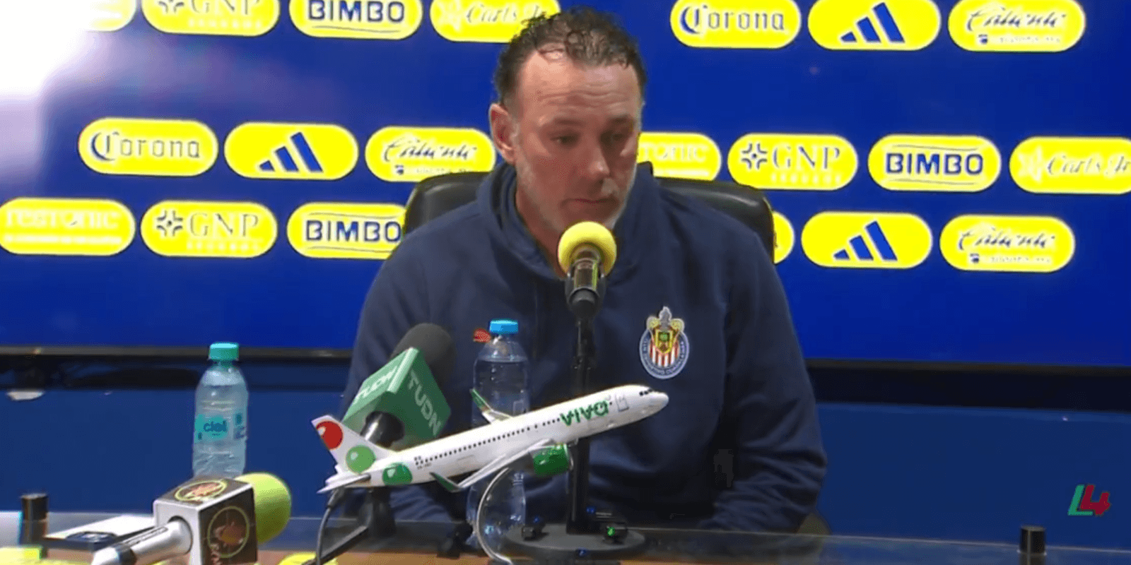 Milito en confe. Captura de TUDN