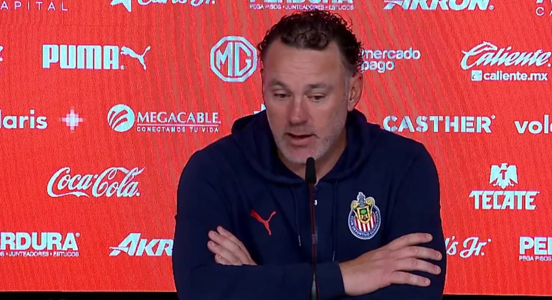 Milito resta importancia al liderato tras el cuarto triunfo consecutivo y apuesta por un Chivas con identidad y funcionamiento
