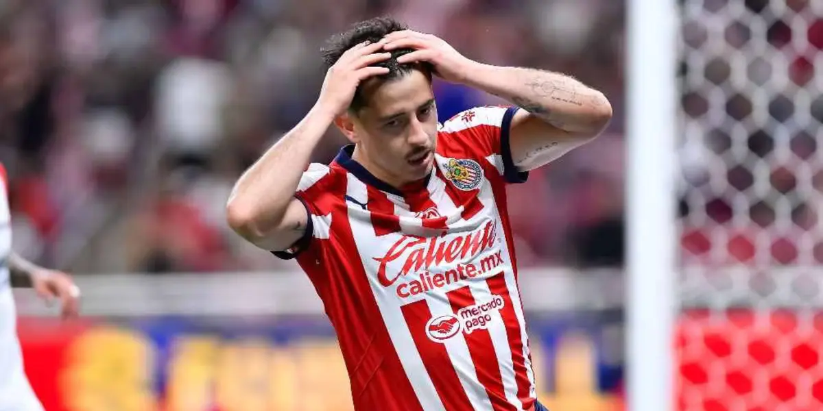 Mozo en partido con Chivas. Foto: Marca