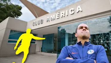 Oficinas de Coapa, André Jardine de brazos cruzados y silueta de jugador/ Foto Sports Illustrated.