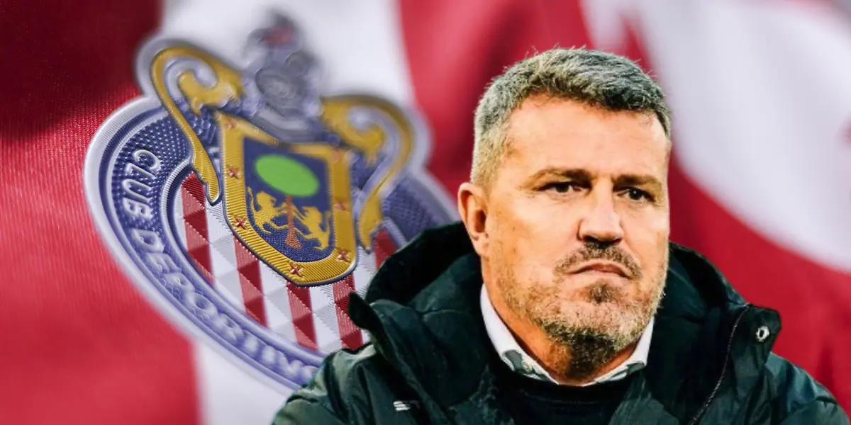 Óscar García y escudo del Guadalajara/Foto Chivas
