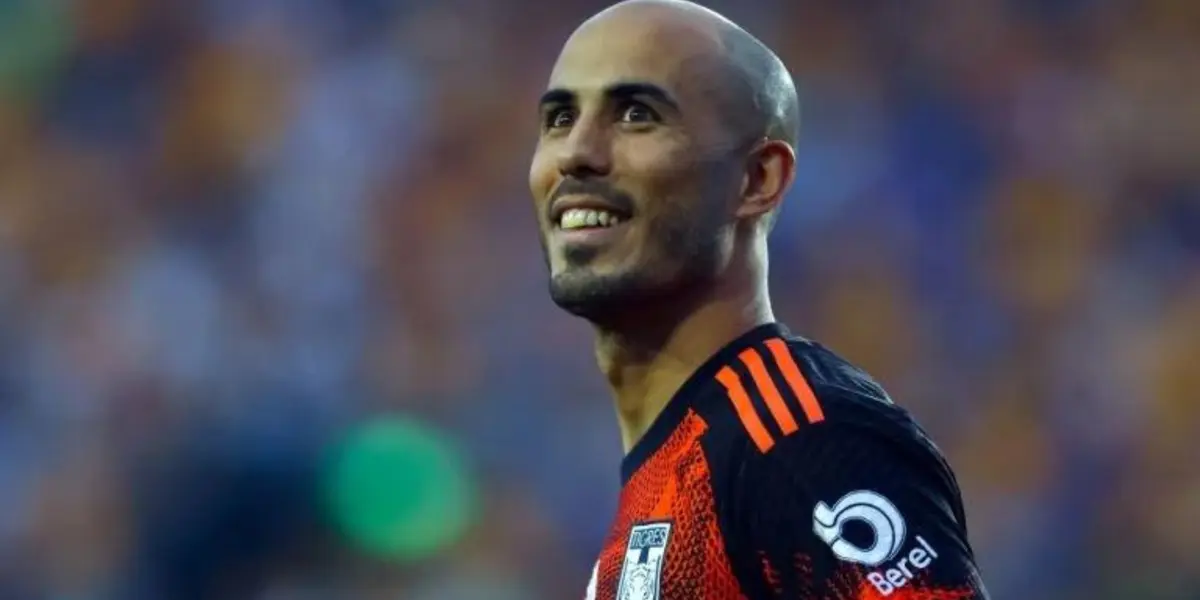 Pizarro en partido con Tigres. Foto: Récord