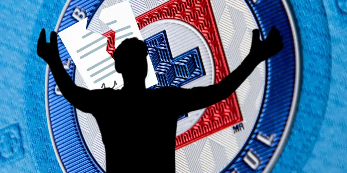 Portero incógnito junto al escudo de Cruz Azul / FOTO EXCÉLSIOR