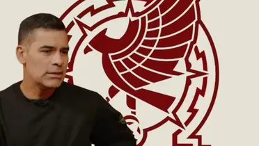 Rafa Márquez junto al escudo del Tri / FOTO YOUTUBE