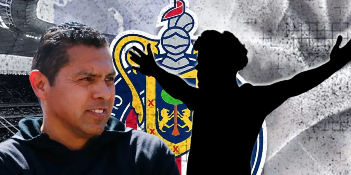 Ramón Morales junto a futbolista incógnito / FOTO FUTBOL TOTAL