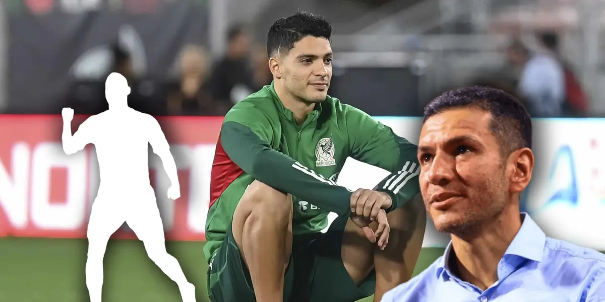 Raúl Jiménez sentado, silueta de jugador y Jaime Lozano/ Foto Sports Media.