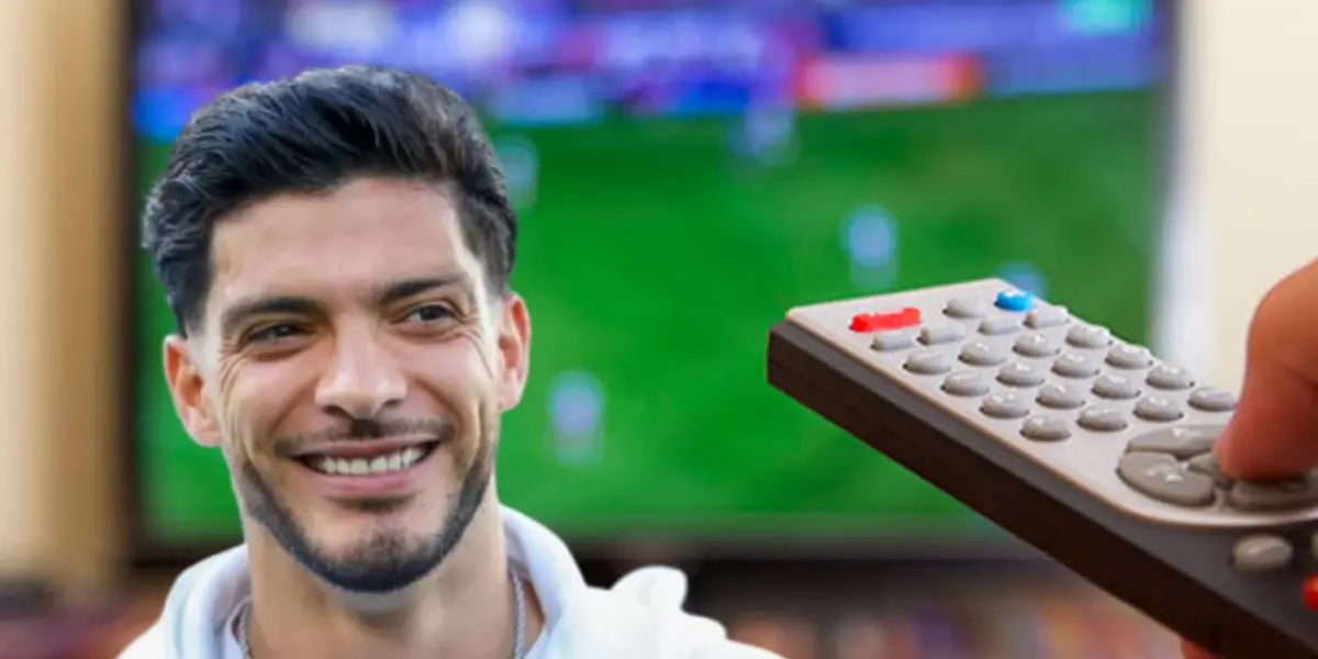 Raúl Jiménez sonriendo y televisión de fondo/Foto Computer Hoy.