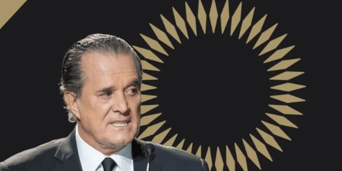 Raúl Orvañanos volteando de reojo/Foto CONCACAF.