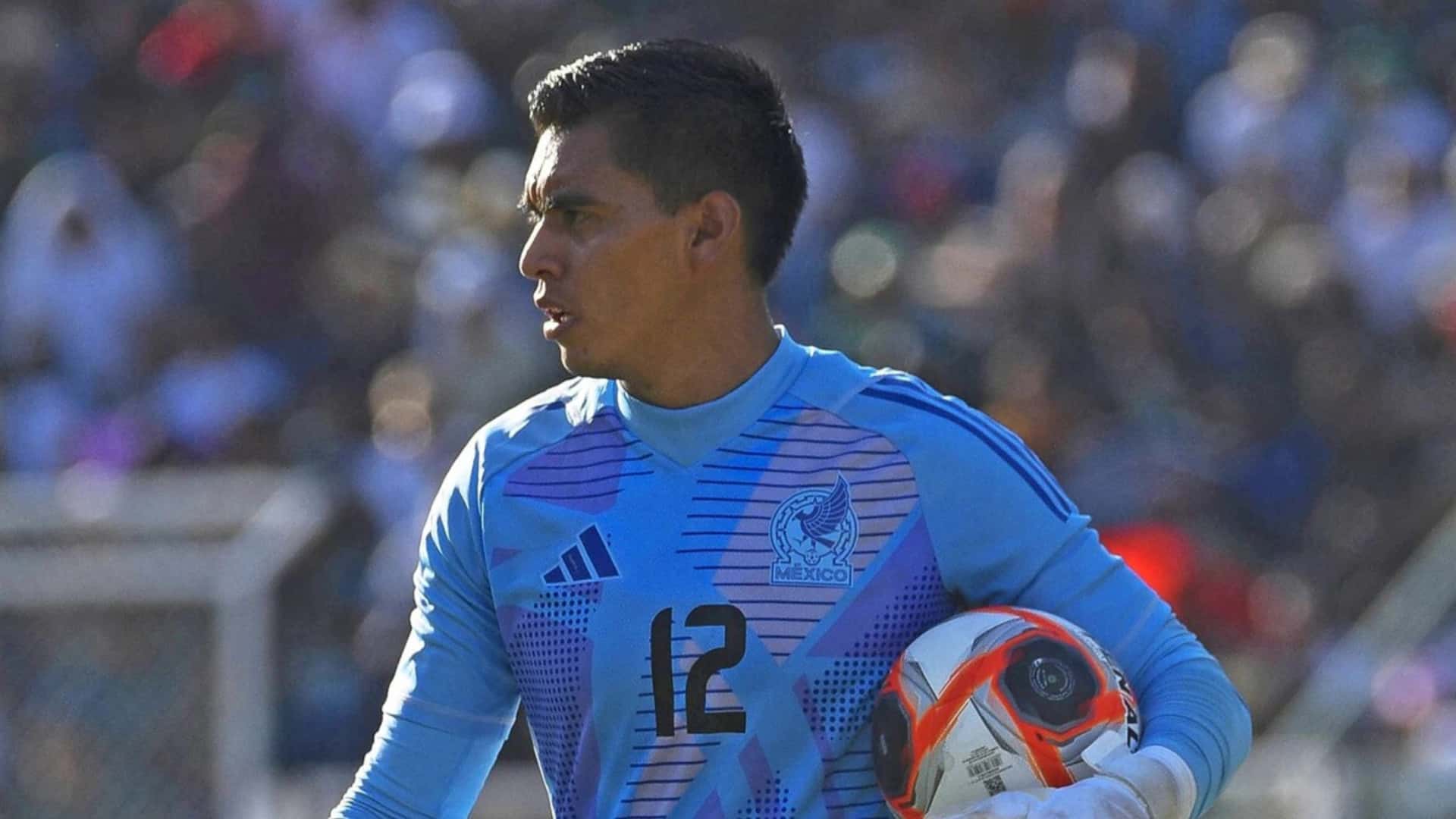 Raúl Rangel durante duelo de México con Bolivia