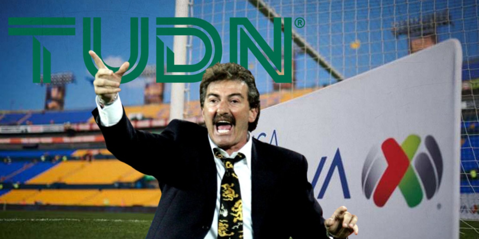 Ricardo La Volpe junto a l logo de la Liga MX / FOTO MILENIO