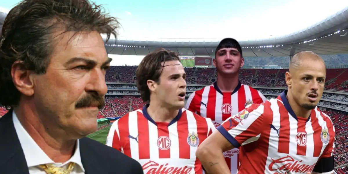 Ricardo La Volpe junto a Teun Wilke, Alan Pulido y Javier Hernández / FOTO INFOBAE