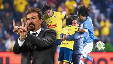 Ricardo La Volpe y jugadores disputando partido/ Foto MexSport.