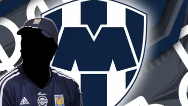 Robert Dante Siboldi junto al escudo de Rayados / FOTO MARCA