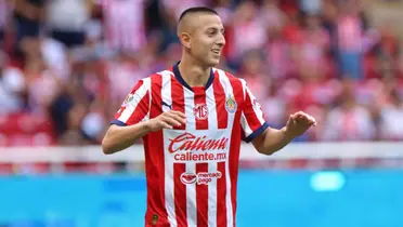 Roberto Alvarado con la playera de Chivas / FOTO ESPN