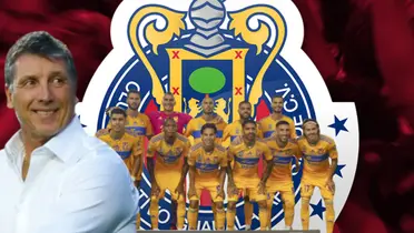 Roberto Dante Siboldi junto a futbolistas de Tigres / FOTO X
