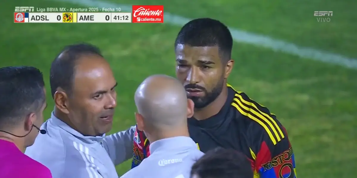 Rodrigo Aguirre salió del partido vs San Luis por un golpe en rostro. Juan Guzmán Gasso, periodista experto en arbitraje, dijo no era penal.