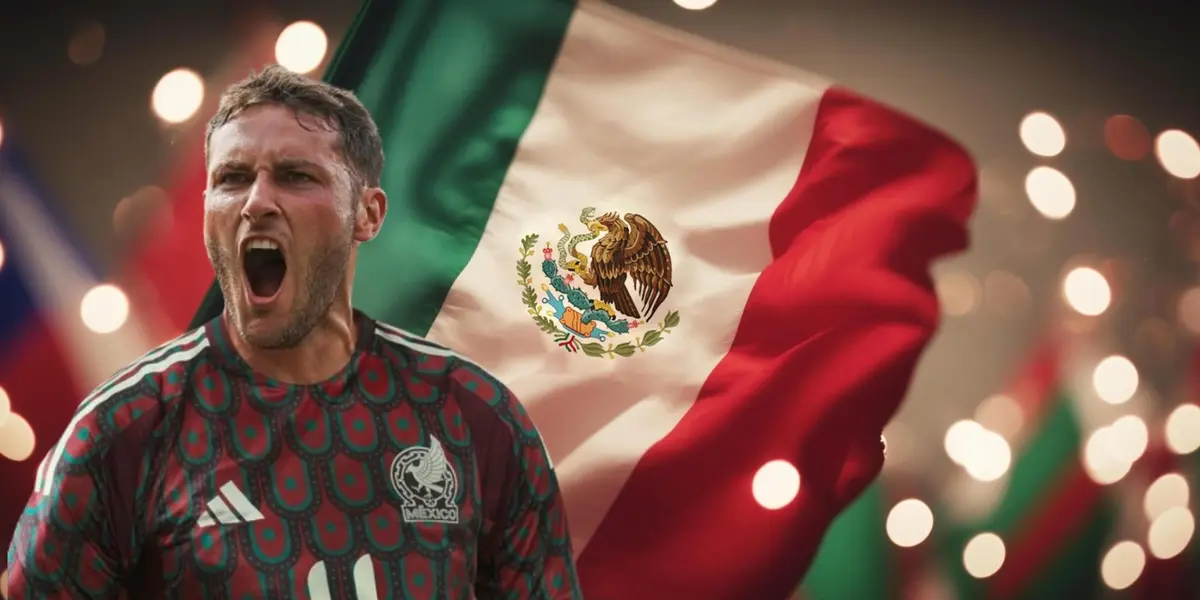 Santiago Giménez junto a la bandera de México / FOTO INSTAGRAM