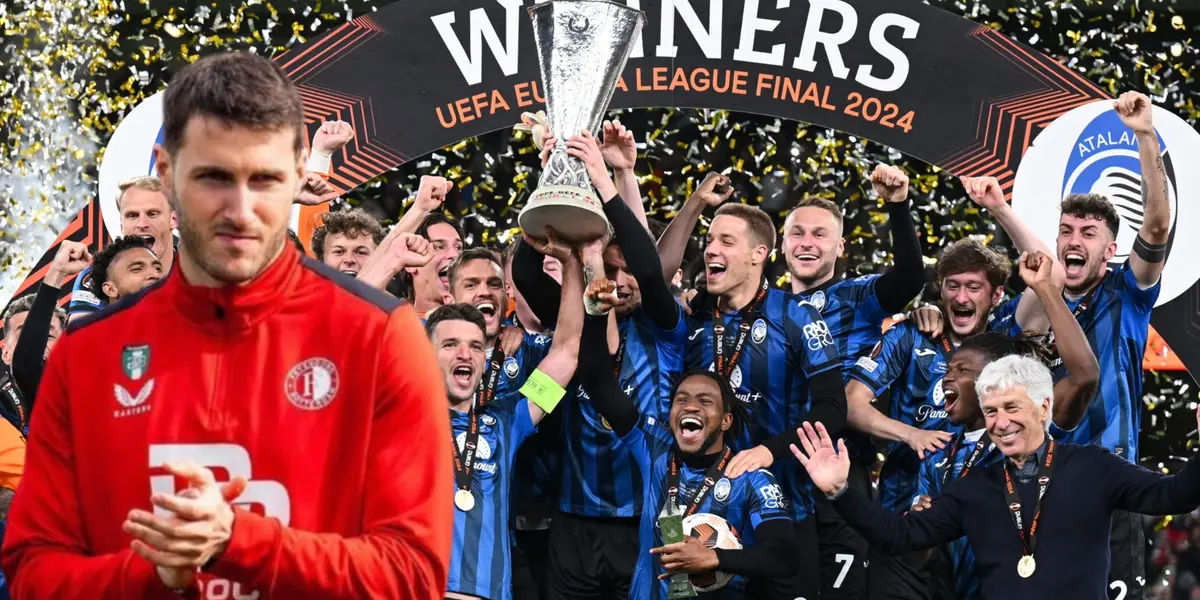 Santiago Giménez junto a los futbolistas de Atalanta / FOTO X