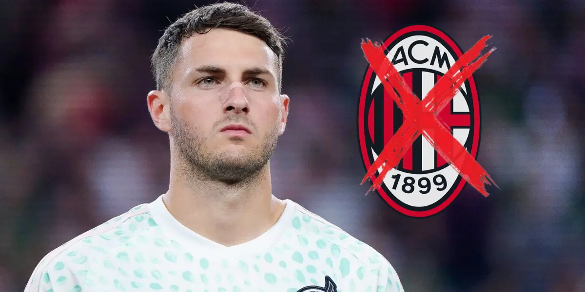 Santiago Giménez junto al escudo del AC Milán / FOTO DGMU