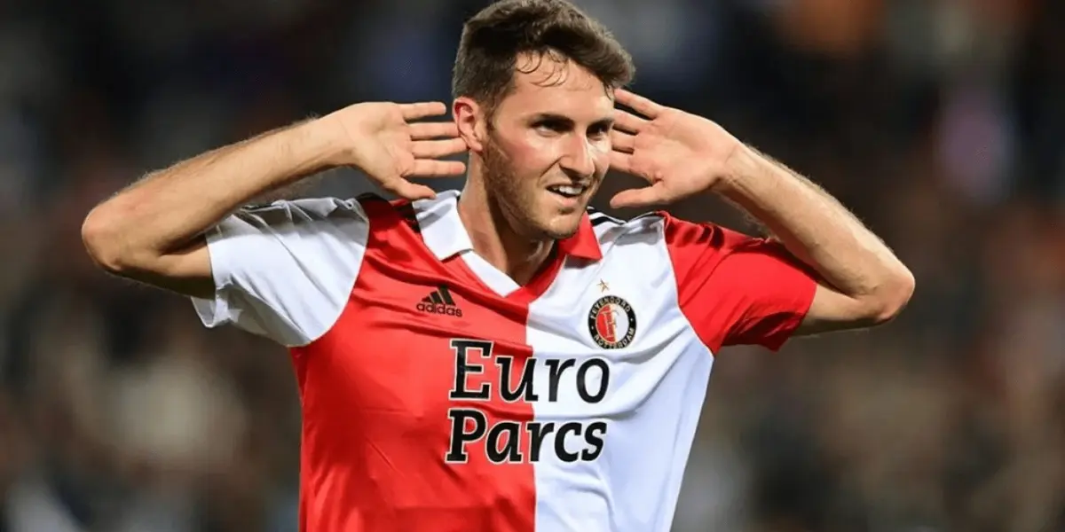 Santiago Giménez pasa por un gran momento futbolístico con el Feyenoord en la Eredivisie.