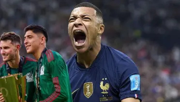 Santiago Giménez y Edson Álvarez junto a Mbappé / FOTO MEXSPORT